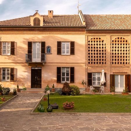 Apart-Agriturismo "La Colomba" Nizza Monferrato Exterior photo
